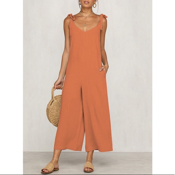 ๐ Womenโs Capri Jumpsuit - Picture 6 of 8